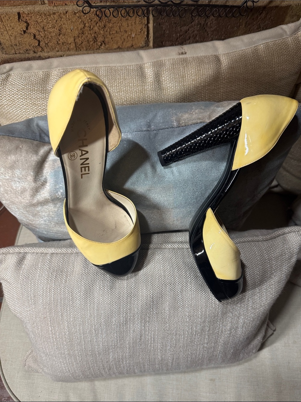 CHANEL Yellow and Black Patent Leather D'Orsay Pumps